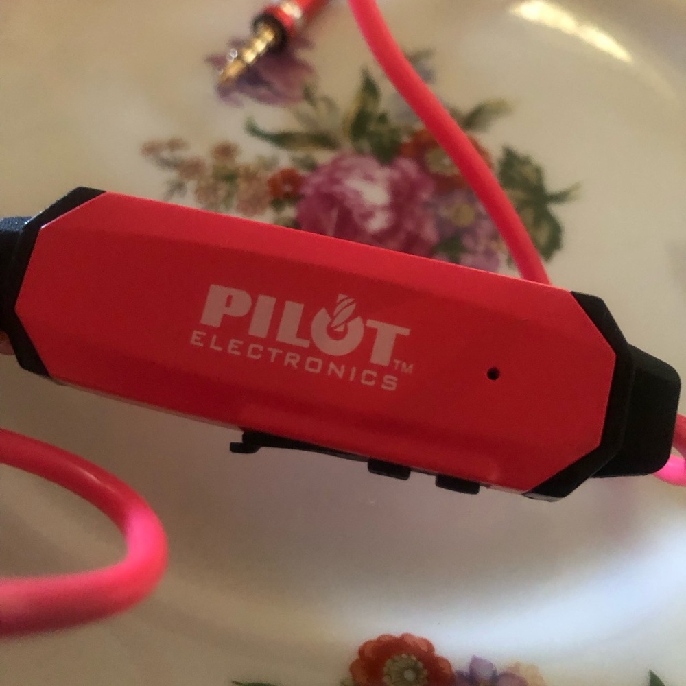 Pilot Electroluminescent Pink Audio Cable